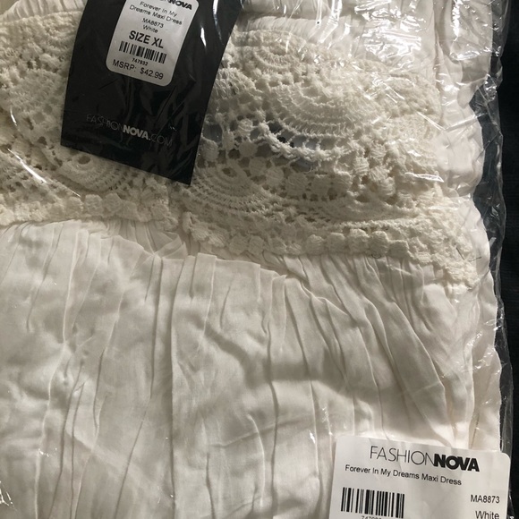 SOLD- NWT-Fashion Nova-In My Dreams Maxi Dress - Picture 5 of 6